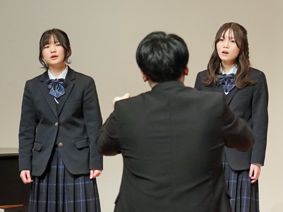 艉3